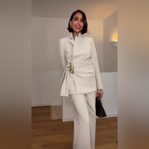 Zara Jackets & Blazers - ZARA DOUBLE-BREASTED BLAZER WITH BUCKLE